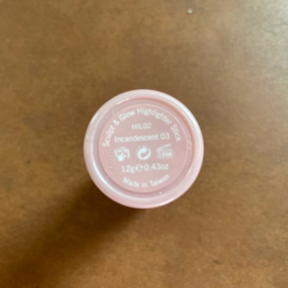 Models Own NWT Highlighter Sculpt and Glow stick color 03 Incandescent - Picture 4 of 9